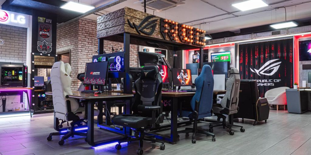 Демо-зона кресел DXRacer